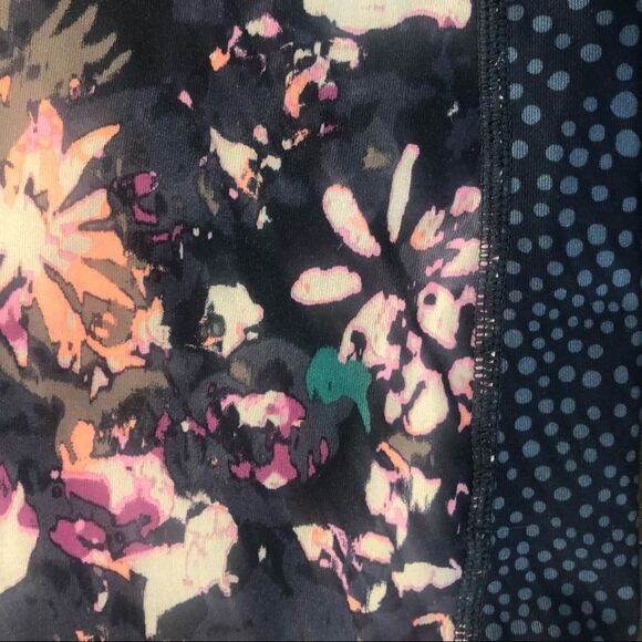 Eddie Bauer Cropped Leggings Size Large - Picture 2 of 7